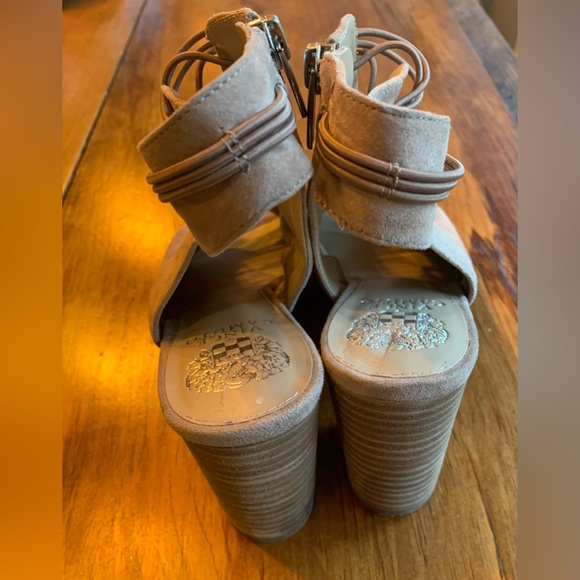 Vince Camuto shoes. Size 9.5. - Picture 3 of 10